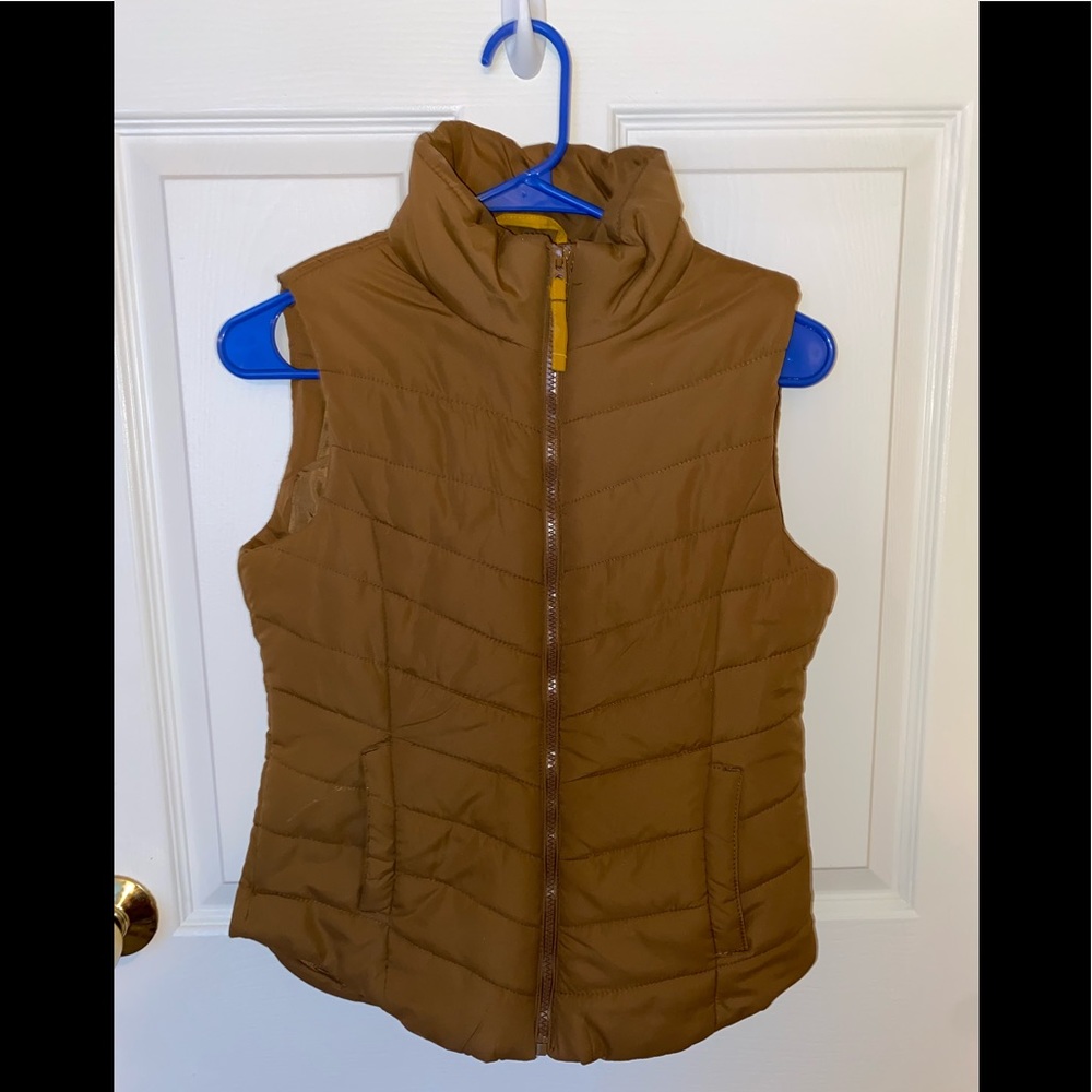 Aeropostale Beige Zip Up Puffer Vest